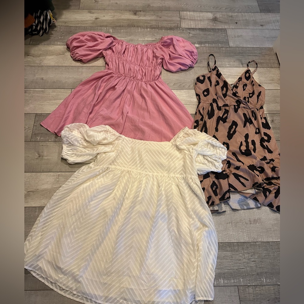 Size Large short dress bundle